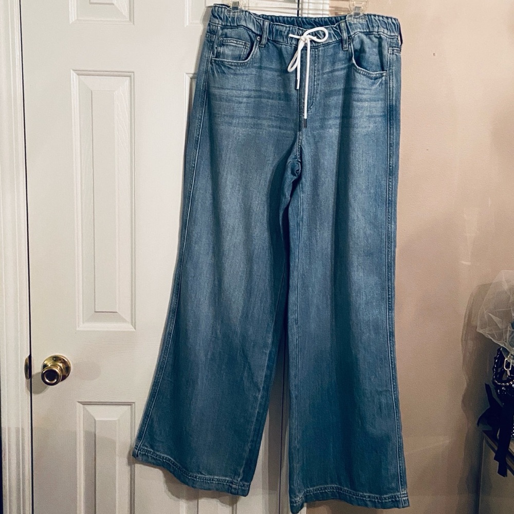 Hidden Women’s Nori High Rise Extra Wide Medium Wash Blue Jeans Size 26